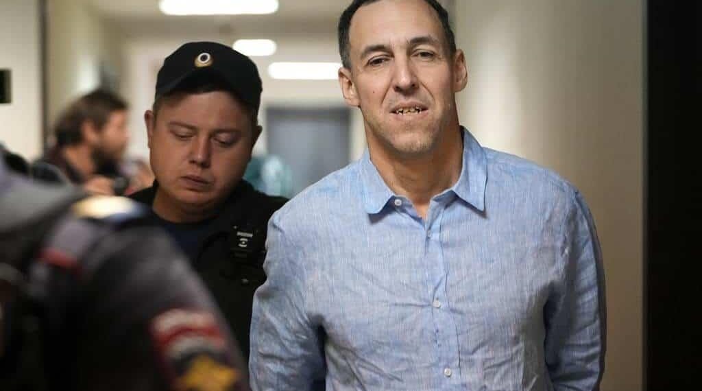 Basquetbolista ruso detenido en Francia es canjeado por investigador académico francés condenado por espionaje