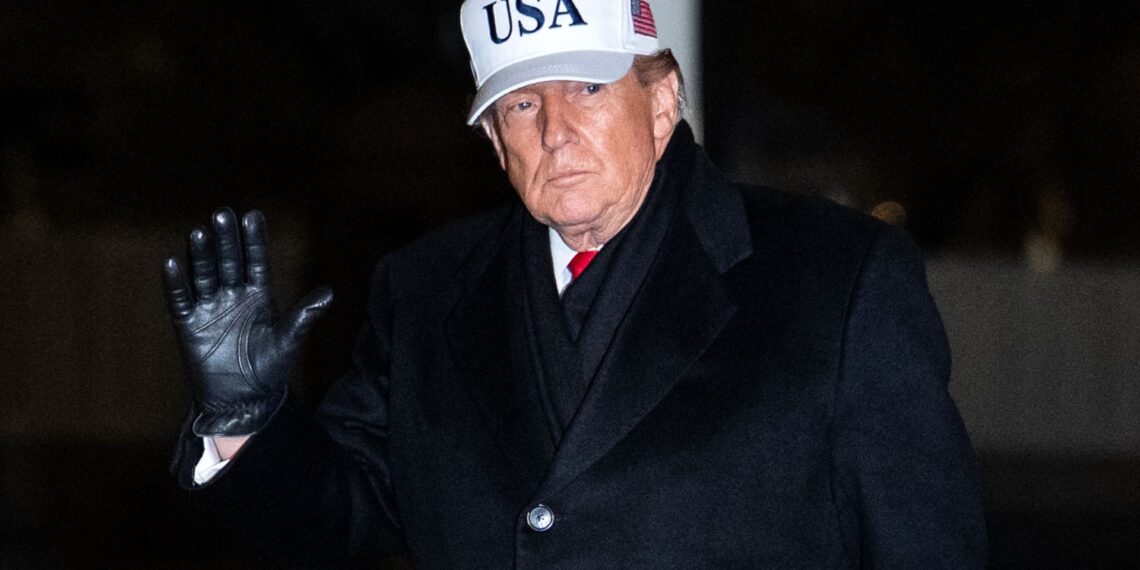 Trump afirma que la flota enviada a Irán está lista para actuar, como en Venezuela