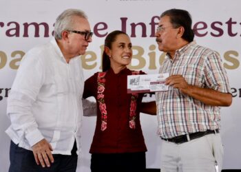 Los programas sociales de Bienestar, son emblema de los gobiernos de la 4T, asegura Gobernador Rocha durante visita de presidenta Sheinbaum en San Ignacio