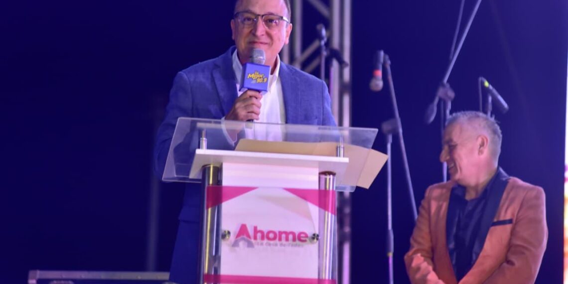 “Alrededor de 15 mil asistentes ayer viernes en el Carnaval de Topolobampo”: Antonio Menéndez.