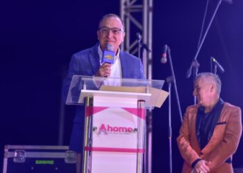 “Alrededor de 15 mil asistentes ayer viernes en el Carnaval de Topolobampo”: Antonio Menéndez.