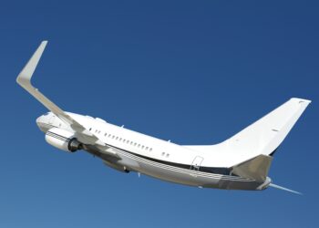 Defensa autoriza sobrevuelo y aterrizaje de aeronaves de EU por rescate humanitario en altamar