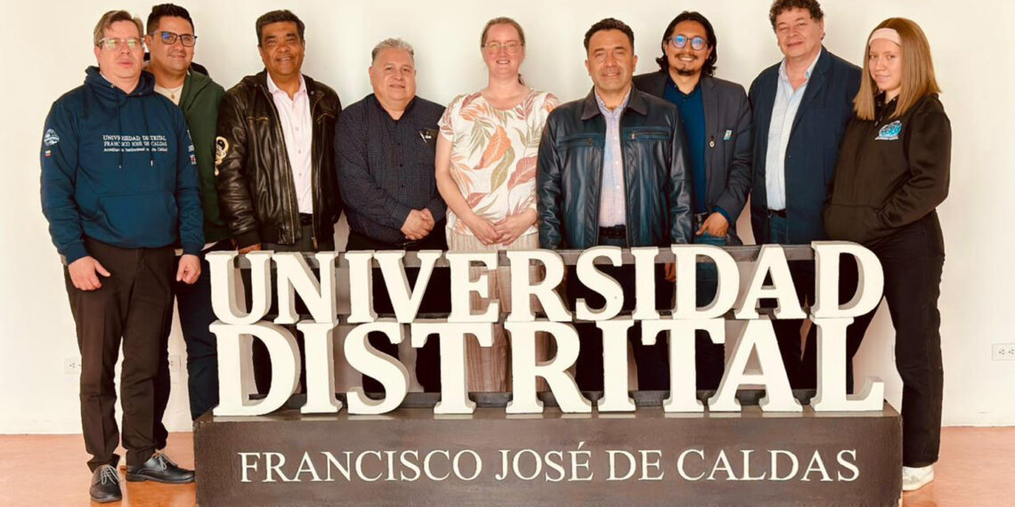 ¡Fortalecen lazos académicos! Investigador de la UAS participa en workshop internacional sobre Geodesia y Cambio Climático en Bogotá, Colombia