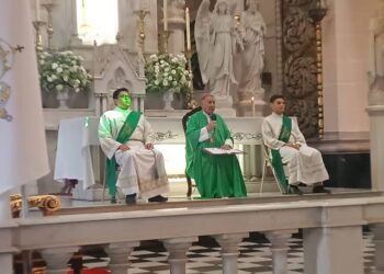 Realizan procesión penitencial para pedir por la paz y reconciliación en Mazatlán y Sinaloa