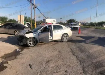 Dos accidentes por la México 15 causan caos vial en el Estero de Juan José Ríos