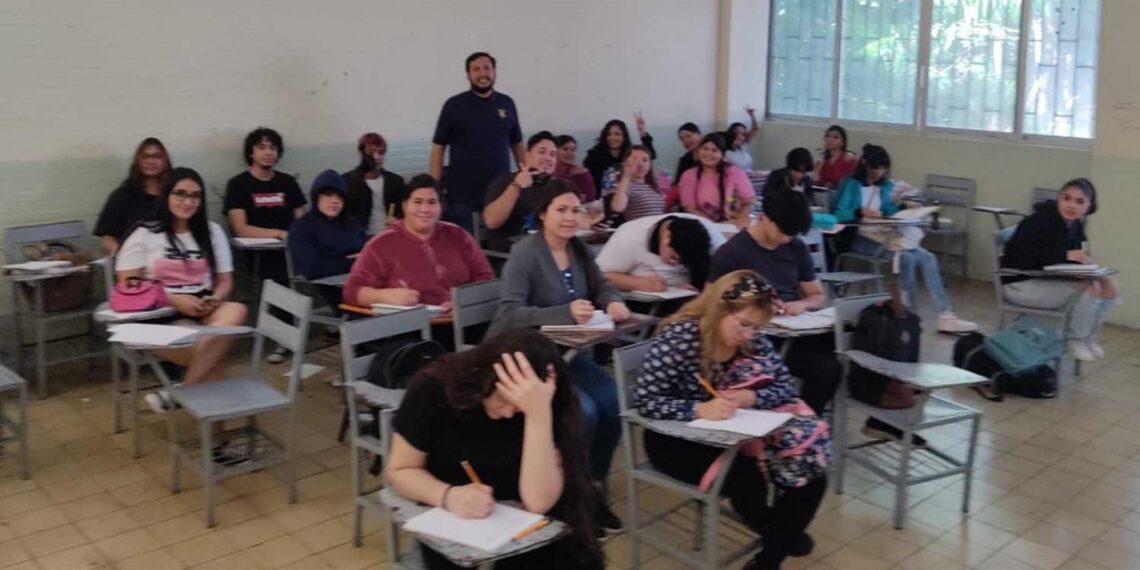 ¿Trabajas y quieres terminar tu bachillerato? La UAS abre registro para su modalidad semiescolarizada de fin de semana; una opción con 38 años de excelencia