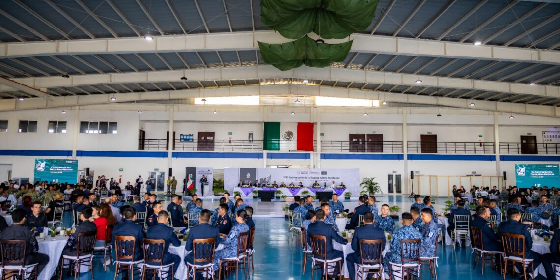 ¡Honor y patriotismo! Asiste el Rector Jesús Madueña como invitado especial a la conmemoración del CXI Aniversario de la Fuerza Aérea Mexicana