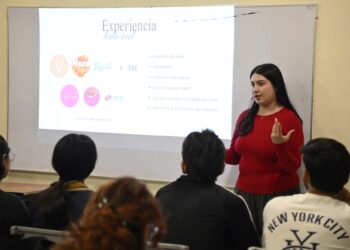 ¡Del talento al emprendimiento! Estudiantes de la Escuela de Diseño y Artes Visuales de la UAS aprenden a monetizar su creatividad en redes sociales