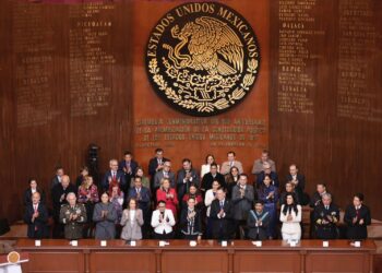 Asiste gobernador Rocha Moya a la conmemoración del 109 Aniversario de la Constitución, en Querétaro, encabezada por la presidenta Claudia Sheinbaum