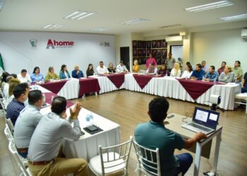 Se suman dependencias a la convocatoria Medalla al Mérito de la Mujer Ahomense “Lore de la Vega”