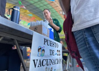 Llama Salud Ahome a vacunarse contra sarampión, y limpiar hogares para evitar mosco transmisor del dengue