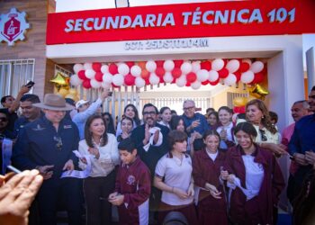 “La promesa se cumplió”; alumnos agradecen a Rocha y a Juan de Dios Gámez inauguración de Secundaria Técnica 101 Valle Alto