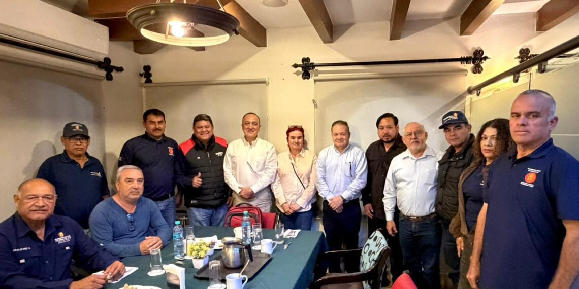 “Les vamos a cumplir”, ratifica el Alcalde Antonio Menéndez a las viudas de policías