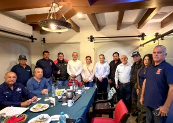 “Les vamos a cumplir”, ratifica el Alcalde Antonio Menéndez a las viudas de policías