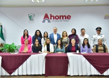 Alcalde Antonio Menéndez toma protesta a nuevos integrantes del Comité de Ética del Ayuntamiento