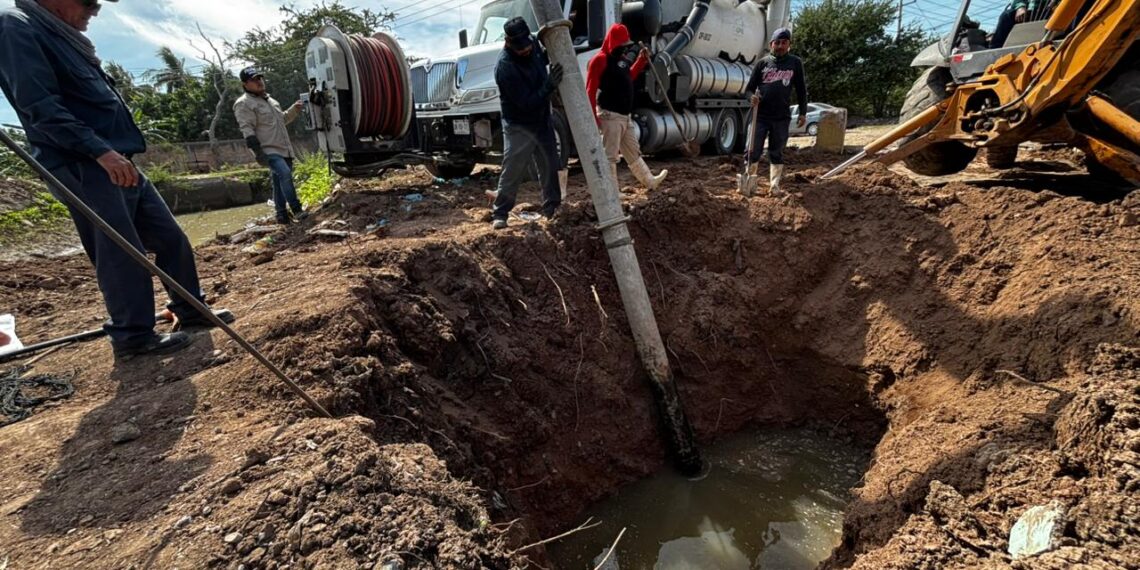 JAPAMA atiende y resuelve afectación de drenaje en subcolector sanitario de la colonia Rosendo G. Castro