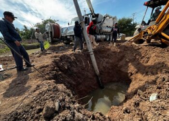 JAPAMA atiende y resuelve afectación de drenaje en subcolector sanitario de la colonia Rosendo G. Castro