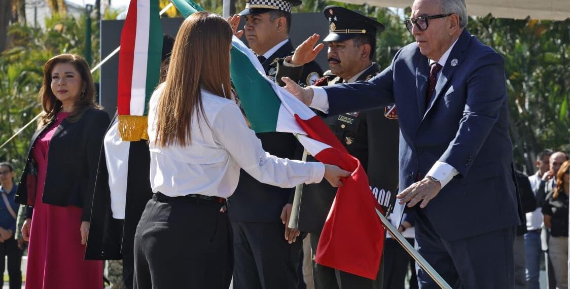 Encabeza Gobernador Rocha la conmemoración del Día de la Bandera