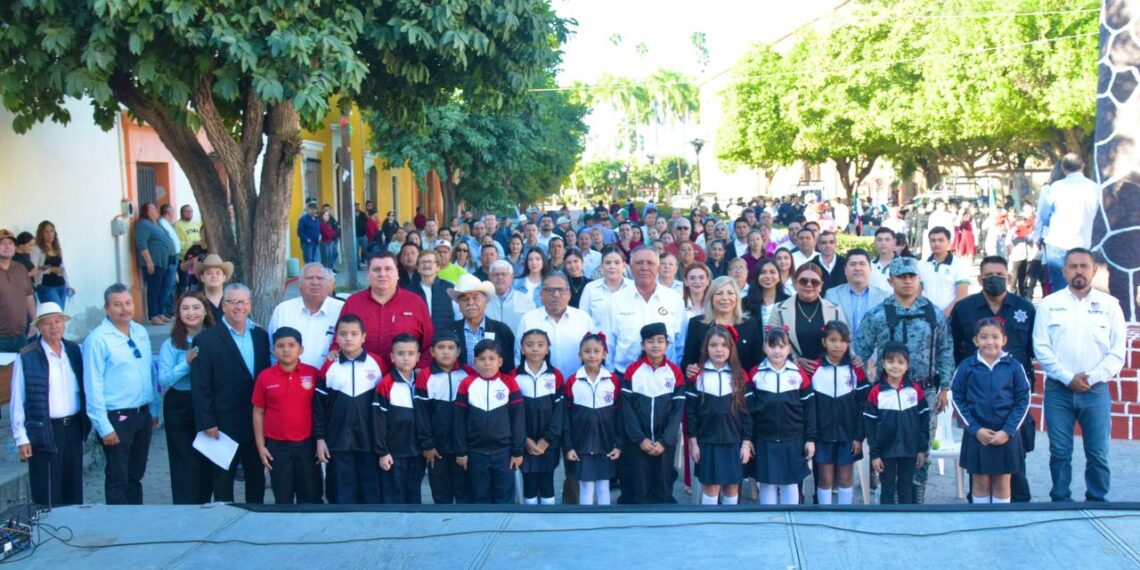 Gobierno de El Fuerte conmemora el Día de la Bandera Nacional