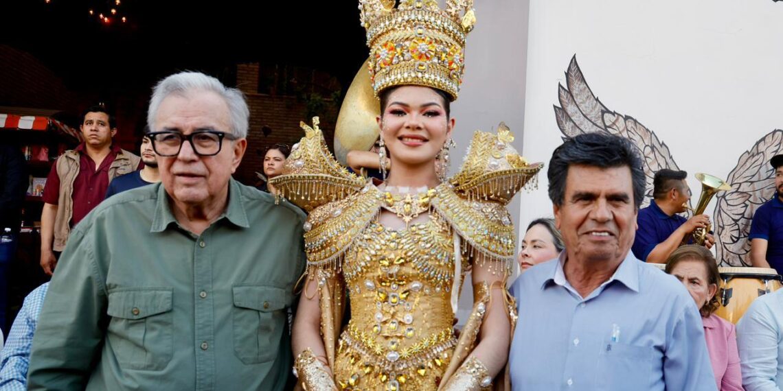 Gobernador Rocha presencia una tarde de carnaval en el Pueblo Mágico de Mocorito
