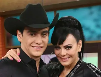 Maribel Guardia reconoce que su hijo usó naltrexona, pero afirma que la sustancia es incapaz de quitar la vida; Julio César Chávez la respalda
