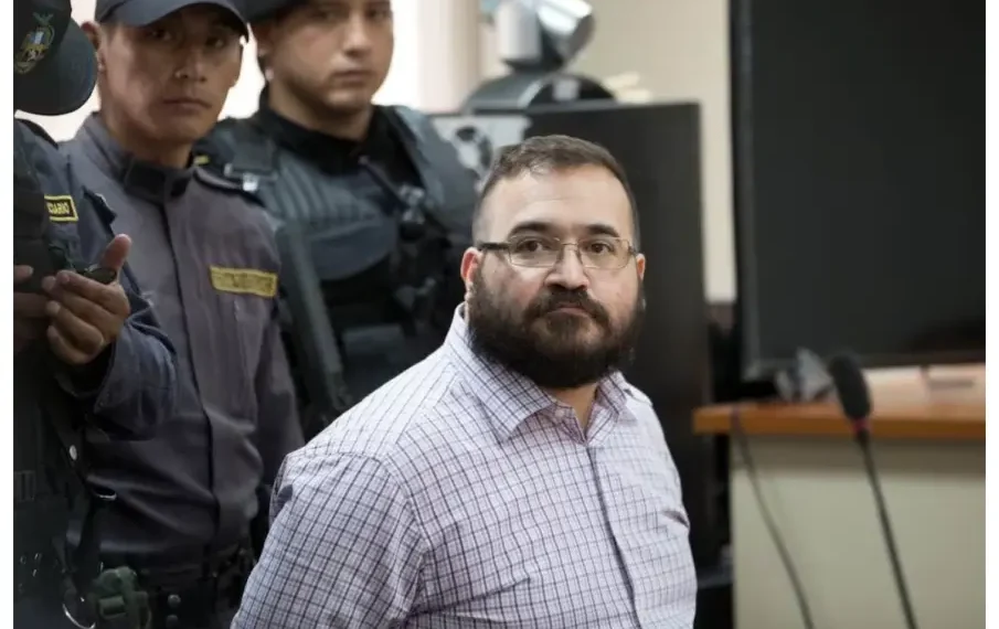 Vinculan a proceso a Javier Duarte por presunto desvío de recursos