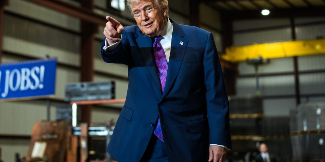 Entra en vigor el nuevo arancel global del 15% impuesto por Trump