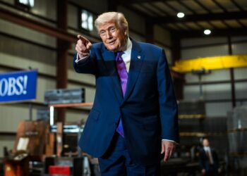 Entra en vigor el nuevo arancel global del 15% impuesto por Trump