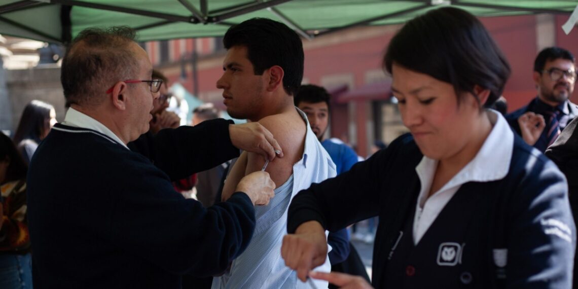 Gobierno lanza plan de vacunación en 11 estados por brote de sarampión