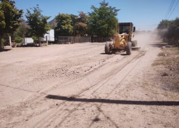 Gobierno de El Fuerte avanza con rehabilitación de caminos y calles en comunidades del municipio
