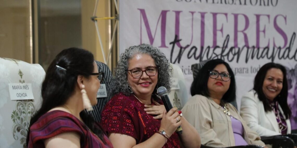 Llama Graciela Domínguez a mujeres a ser fuertes y combatientes siempre