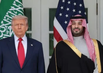 El príncipe de Arabia Saudita presiona a Trump para seguir la ofensiva contra Irán, reporta The New York Times