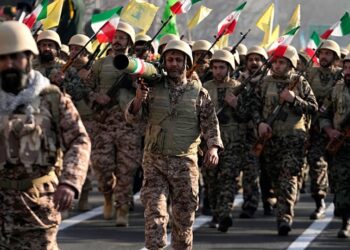 Irán afirma que tiene “un millón de soldados” preparados ante una posible invasión terrestre con EU