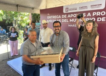 Impulsan la apicultura en Culiacán: Juan de Dios Gámez otorga apoyos a productores
