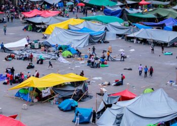 Sheinbaum pide a maestros de la CNTE realizar manifestaciones pacíficas