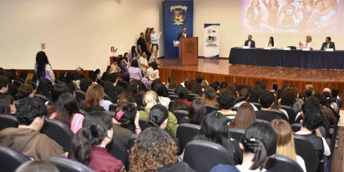 Reconoce el Rector Jesús Madueña el papel transformador de la mujer en la UAS; celebran el talento de las universitarias con la conferencia “Construyendo poder femenino”