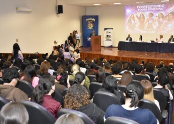 Reconoce el Rector Jesús Madueña el papel transformador de la mujer en la UAS; celebran el talento de las universitarias con la conferencia “Construyendo poder femenino”