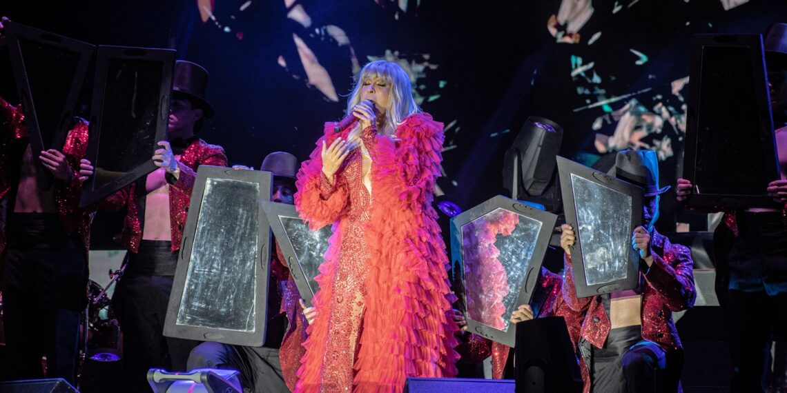 ¡Yuri llegó con todas sus eras a Los Mochis!