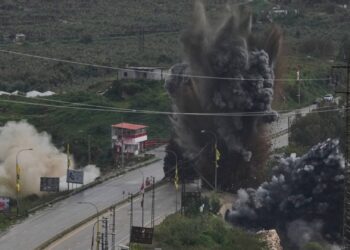 Ejército de Irán Se Burla de Trump por Afirmar que Washington Negocia con Teherán