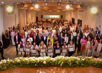 🏅👩‍🦰 Ahome reconoce a mujeres ejemplares con la Medalla al Mérito “Lore de la Vega” 2026