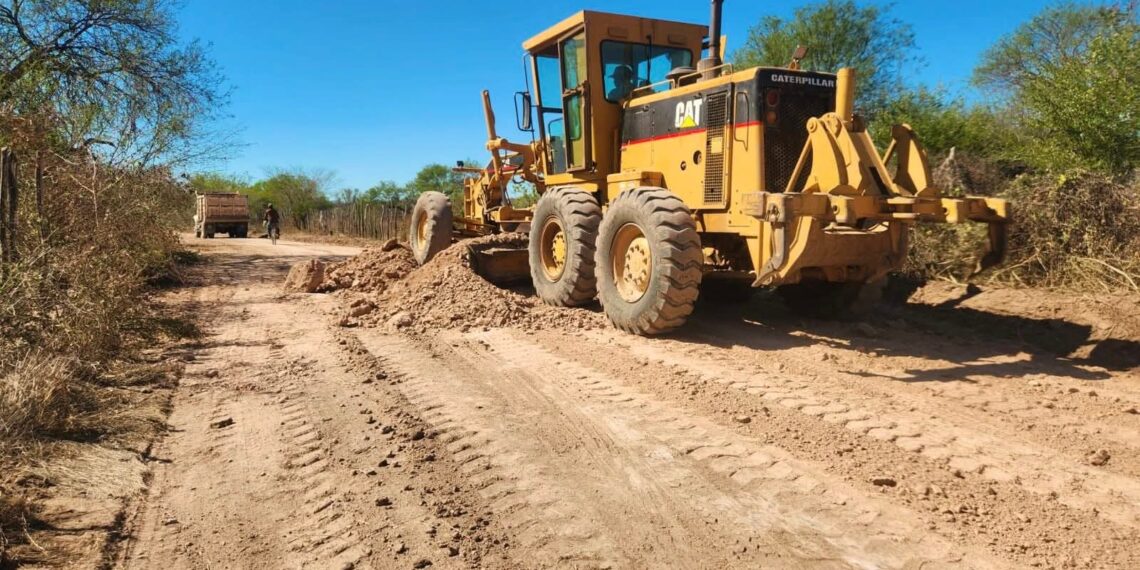 Avanza rehabilitación de caminos rurales en comunidades de El Fuerte