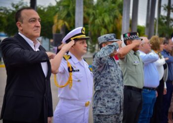 Rinden homenaje a Josefa Ortiz de Domínguez en acto cívico por su aniversario luctuoso