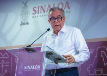 Rocha Moya niega “acarreo” en visita de Sheinbaum y atribuye asistencia a estructura de Morena