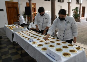 Más de 10 mil jóvenes solicitan ficha para ingresar a la UAS en el primer día del proceso de preinscripciones en licenciatura; van más de 30 mil en general junto con bachillerato