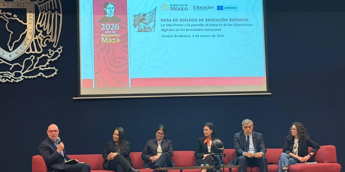 El Rector Jesús Madueña participa en mesa de la SEP sobre el impacto de la era digital en las juventudes; educar para la autorregulación frente a dispositivos