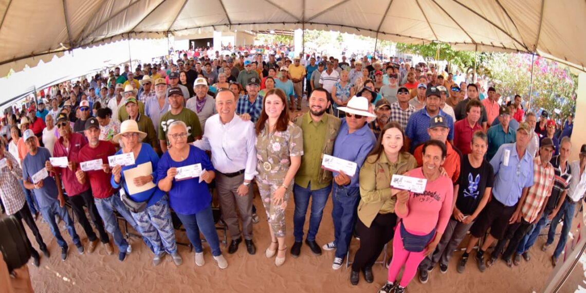 Más de 6 mil 700 pescadores ahomenses reciben sus tarjetas Bienpesca