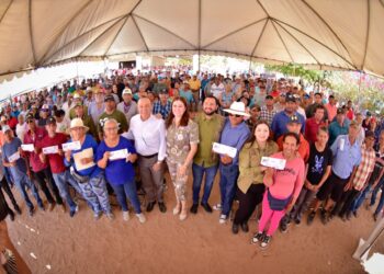 Más de 6 mil 700 pescadores ahomenses reciben sus tarjetas Bienpesca