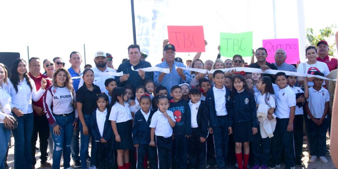 Gobierno de El Fuerte impulsa bienestar en La Arrocera con obra hidráulica y Feria de la Salud