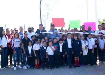 Gobierno de El Fuerte impulsa bienestar en La Arrocera con obra hidráulica y Feria de la Salud