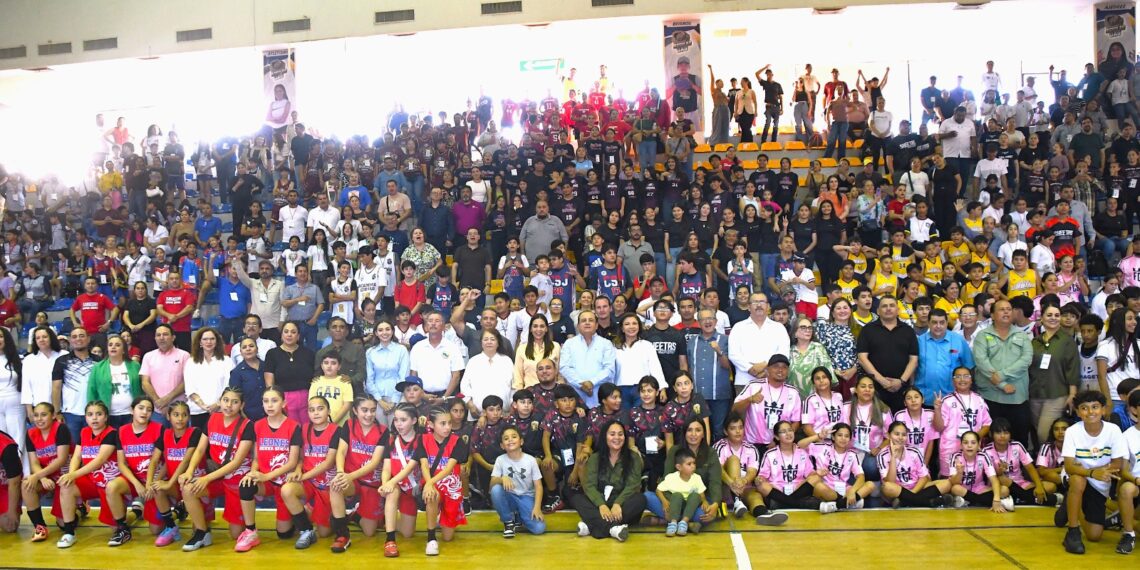 Se enciende el pebetero en los Juegos Deportivos Escolares de Educación Básica 2026